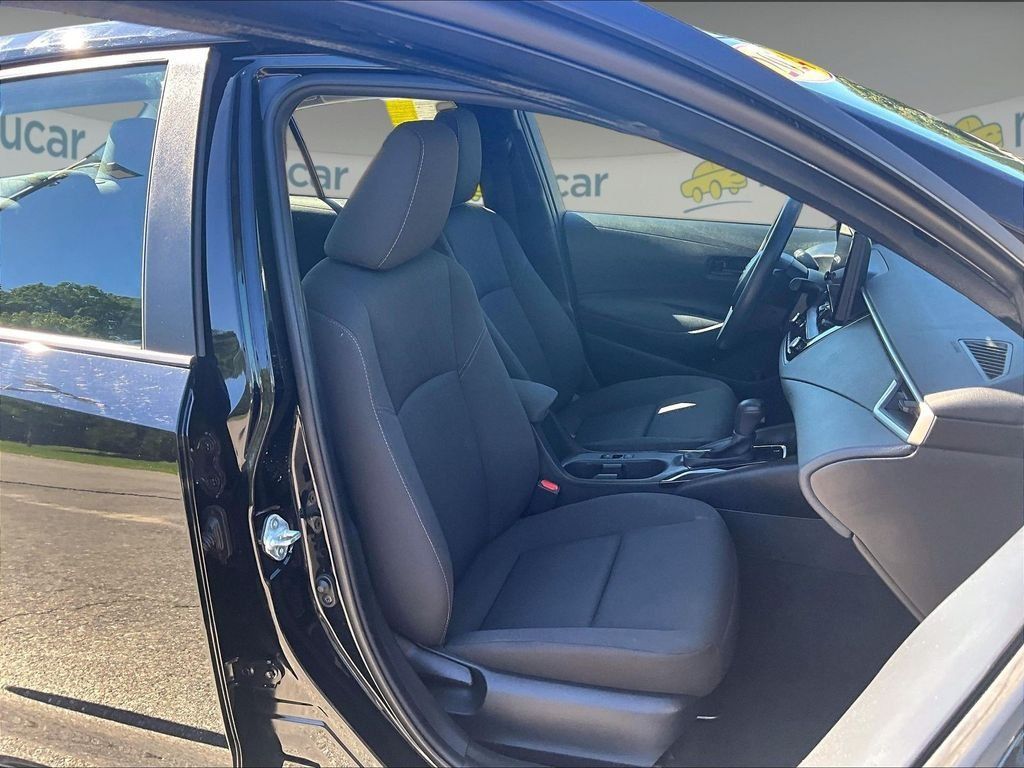 Used 2024 Toyota Corolla LE FWD image 11