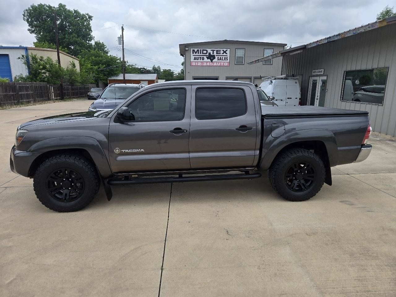 Used 2015 Toyota Tacoma 4x4 Double Cab w/ SR5 Package image 5
