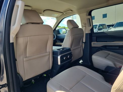 Used 2024 Ford Expedition Max XLT AWD/4WD image 15