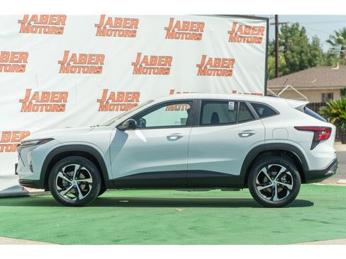 Used 2025 Chevrolet Trax RS w/ Driver Confidence Package FWD image 7
