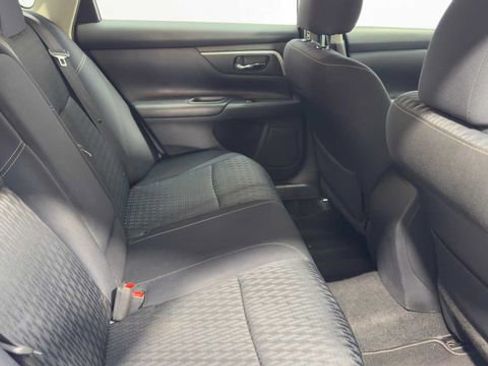 Used 2018 Nissan Altima 2.5 SV FWD image 14