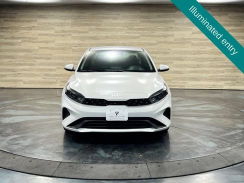 Used 2023 Kia Forte LXS FWD image 9
