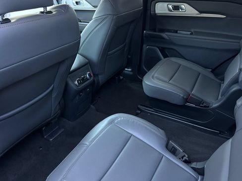 New 2026 Ford Explorer Active w/ Active Comfort Package RWD image 11