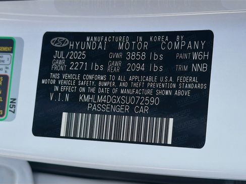 Used 2025 Hyundai Elantra Sport FWD image 35