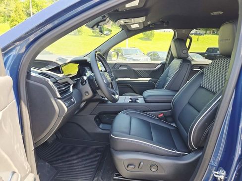 New 2026 GMC Acadia Denali w/ Super Cruise Package FWD image 11