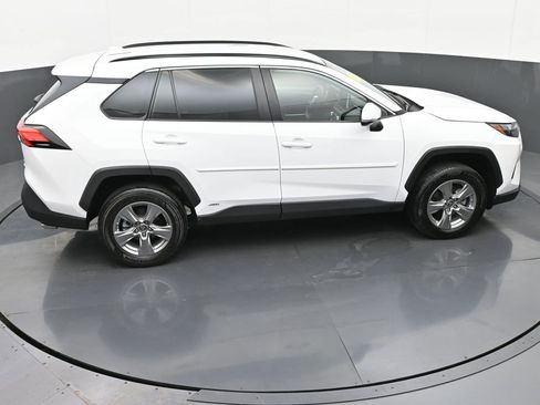 Used 2024 Toyota RAV4 LE AWD/4WD image 32