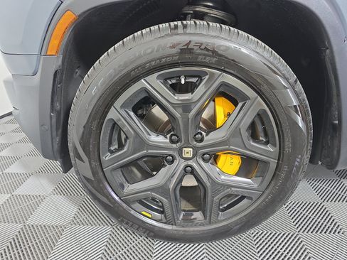 Used 2022 Rivian R1S Launch Edition Quad AWD/4WD image 9