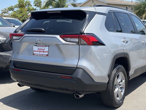 Certified 2025 Toyota RAV4 XLE FWD image 4
