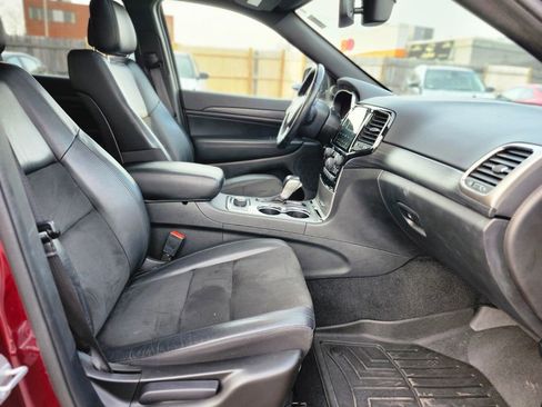 Used 2022 Jeep Grand Cherokee Laredo X image 11