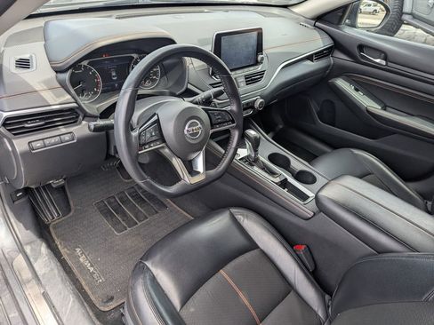 Used 2020 Nissan Altima 2.5 SR w/ Premium Package FWD image 14