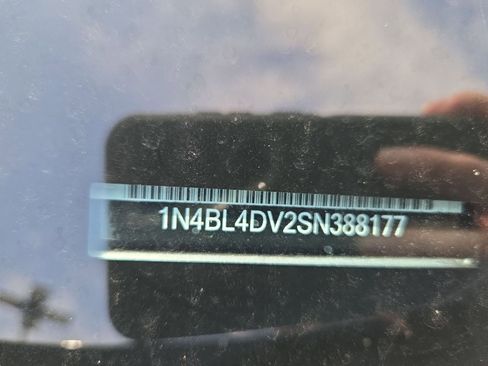 Used 2025 Nissan Altima 2.5 SV FWD image 9