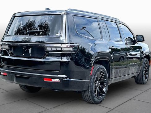Used 2026 Jeep Grand Wagoneer Limited AWD/4WD image 12