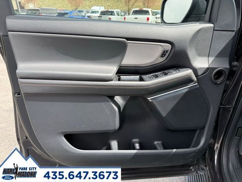 Used 2025 Ford Expedition Max Active AWD/4WD image 12