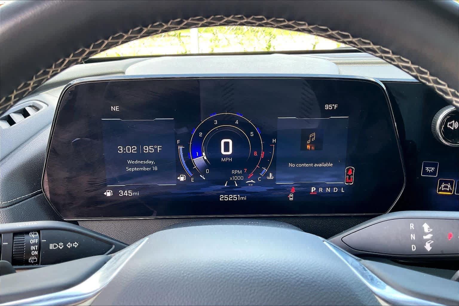 Used 2025 Chevrolet Traverse LT FWD image 20