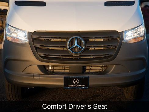 Used 2025 Mercedes-Benz Sprinter 2500 image 14