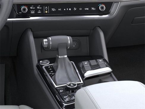 Used 2025 Kia Sportage X-Line w/ Premium Package image 23