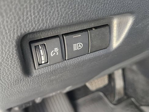 Used 2024 Toyota RAV4 LE AWD/4WD image 19