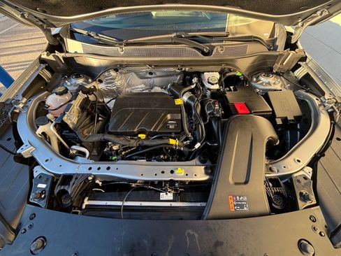 Used 2025 Chevrolet Trax LT image 32