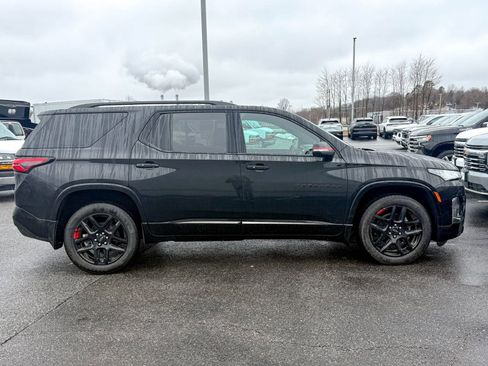 Used 2023 Chevrolet Traverse Premier w/ Redline Edition image 8