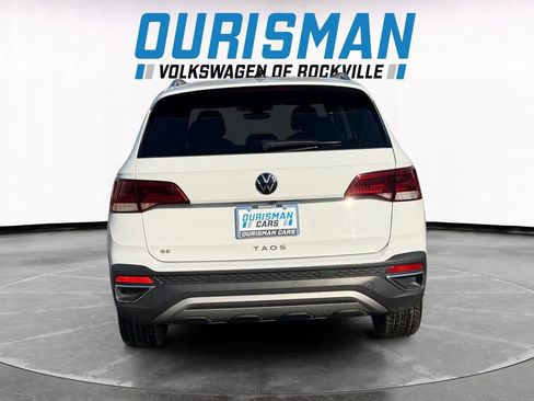 Used 2024 Volkswagen Taos SE image 5