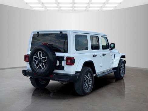 Used 2024 Jeep Wrangler Sahara w/ Technology Group image 7