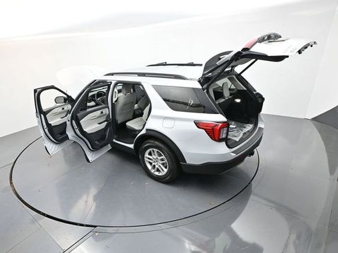 New 2026 Ford Explorer Active w/ Active Comfort Package RWD image 39