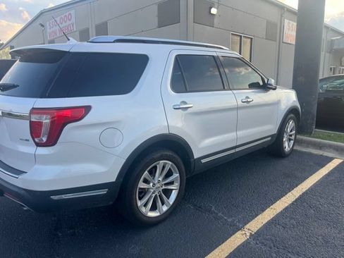 Used 2018 Ford Explorer Limited AWD/4WD image 2