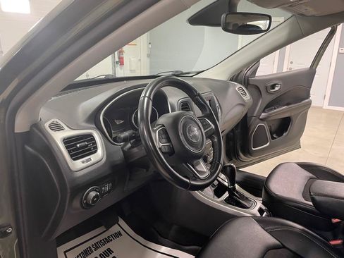 Used 2020 Jeep Compass Latitude w/ Popular Equipment Group AWD/4WD image 9