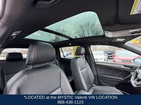 Certified 2022 Volkswagen Tiguan SE R-Line image 30