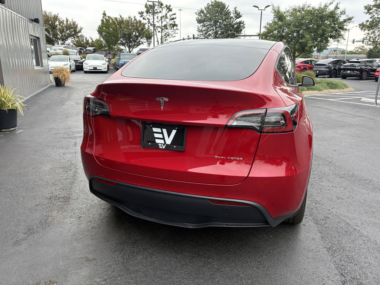 Used 2023 Tesla Model Y Long Range AWD/4WD image 5