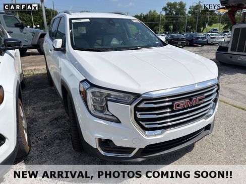 Used 2024 GMC Terrain SLT FWD image 1