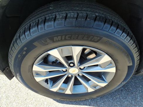 Used 2025 Chevrolet Equinox LT AWD/4WD image 4