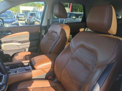 Used 2023 Nissan Pathfinder Platinum w/ Lighting Package (N92) AWD/4WD image 14