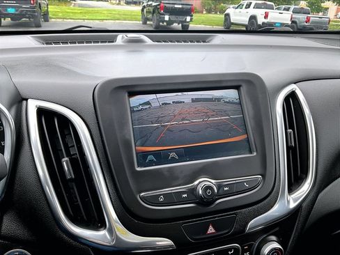 Used 2018 Chevrolet Equinox LT FWD image 18