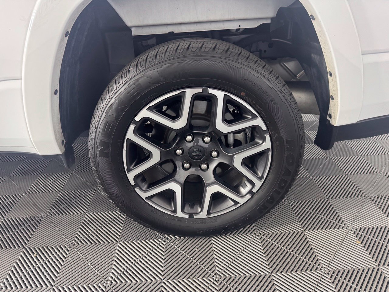 Used 2026 RAM 1500 Laramie AWD/4WD image 13