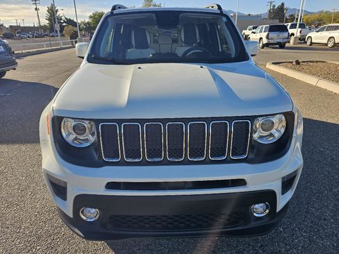Used 2019 Jeep Renegade Latitude w/ Safety & Security Group II image 8