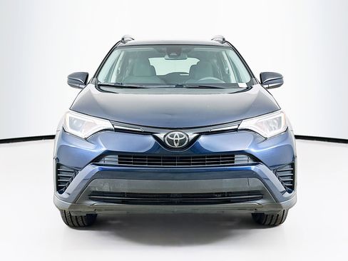 Used 2018 Toyota RAV4 LE image 2