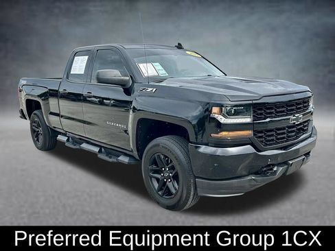 Used 2019 Chevrolet Silverado 1500 Custom w/ Custom Convenience Package AWD/4WD image 3