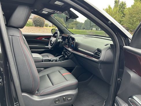 Used 2024 Chevrolet Traverse RS w/ LPO, Floor Liner Package image 39