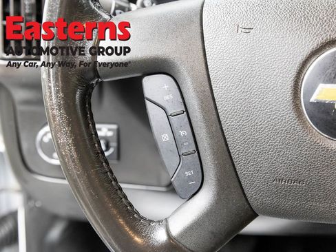 Used 2020 Chevrolet Express 2500 w/ Driver Convenience Package image 15