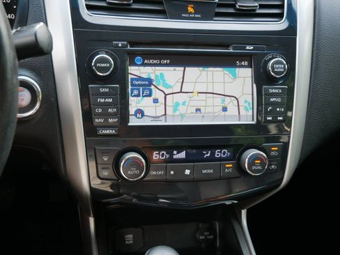Used 2015 Nissan Altima 2.5 SL w/ Technology Package FWD image 18