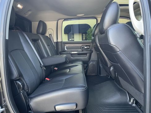 Used 2018 RAM 3500 Laramie w/ Convenience Group AWD/4WD image 27
