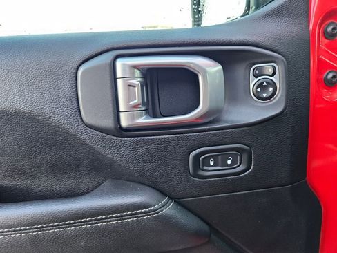 Used 2020 Jeep Gladiator Rubicon image 17