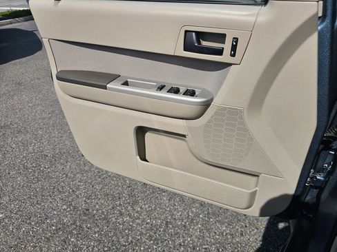 Used 2010 Ford Escape XLT AWD/4WD image 28