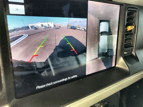 Used 2022 Ford Bronco Badlands image 17