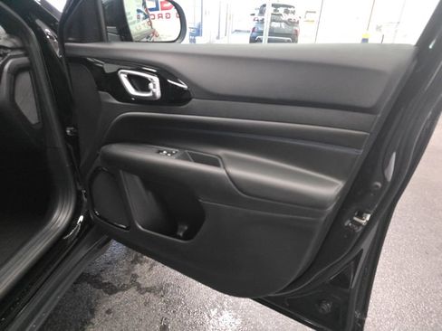 New 2026 Jeep Compass Latitude image 17