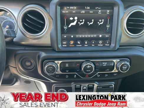 Used 2020 Jeep Wrangler Unlimited Sahara image 28