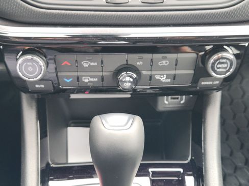 New 2026 Jeep Compass Latitude image 15