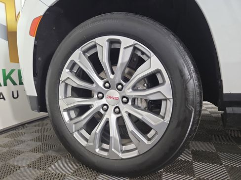 Used 2022 GMC Yukon XL Denali w/ Denali Premium Package image 36