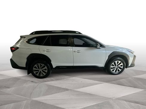 Used 2024 Subaru Outback Premium AWD/4WD image 9
